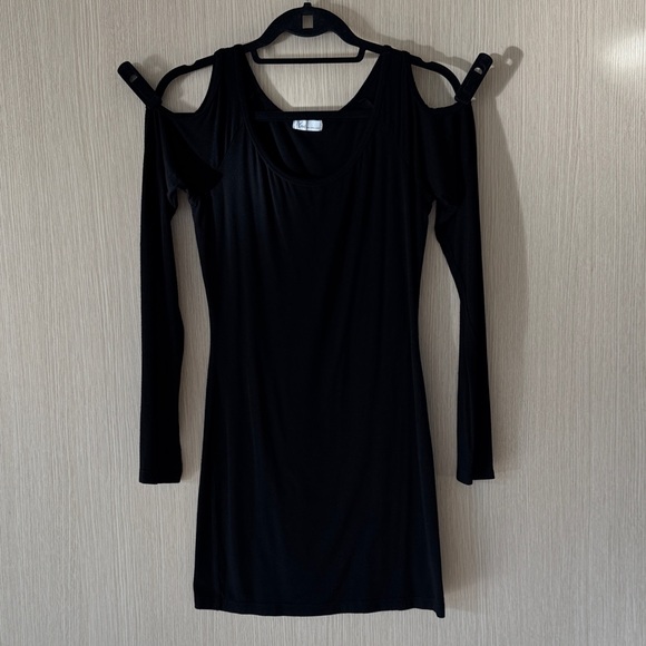 Chic Black Cold Shoulder Long Sleeve Stretch Jersey Dress - Picture 1 of 5